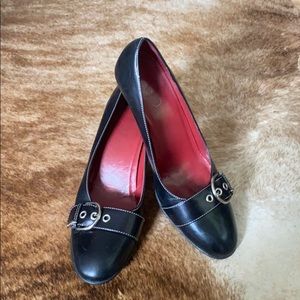 Coach Leather Buckle Round-Toe Pumps Size 9